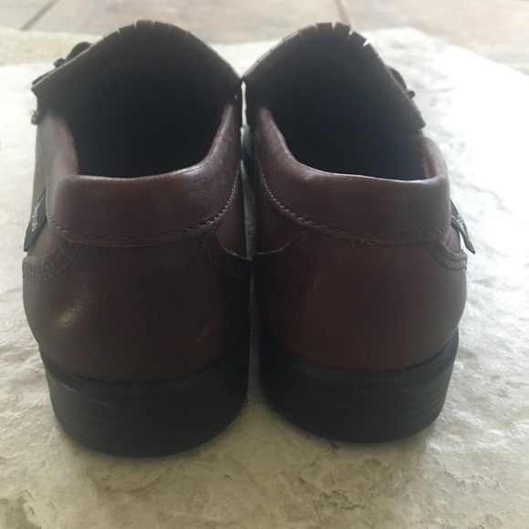 EASTLAND Cognac lthr loafers w/kiltie detail - Picture 4 of 8